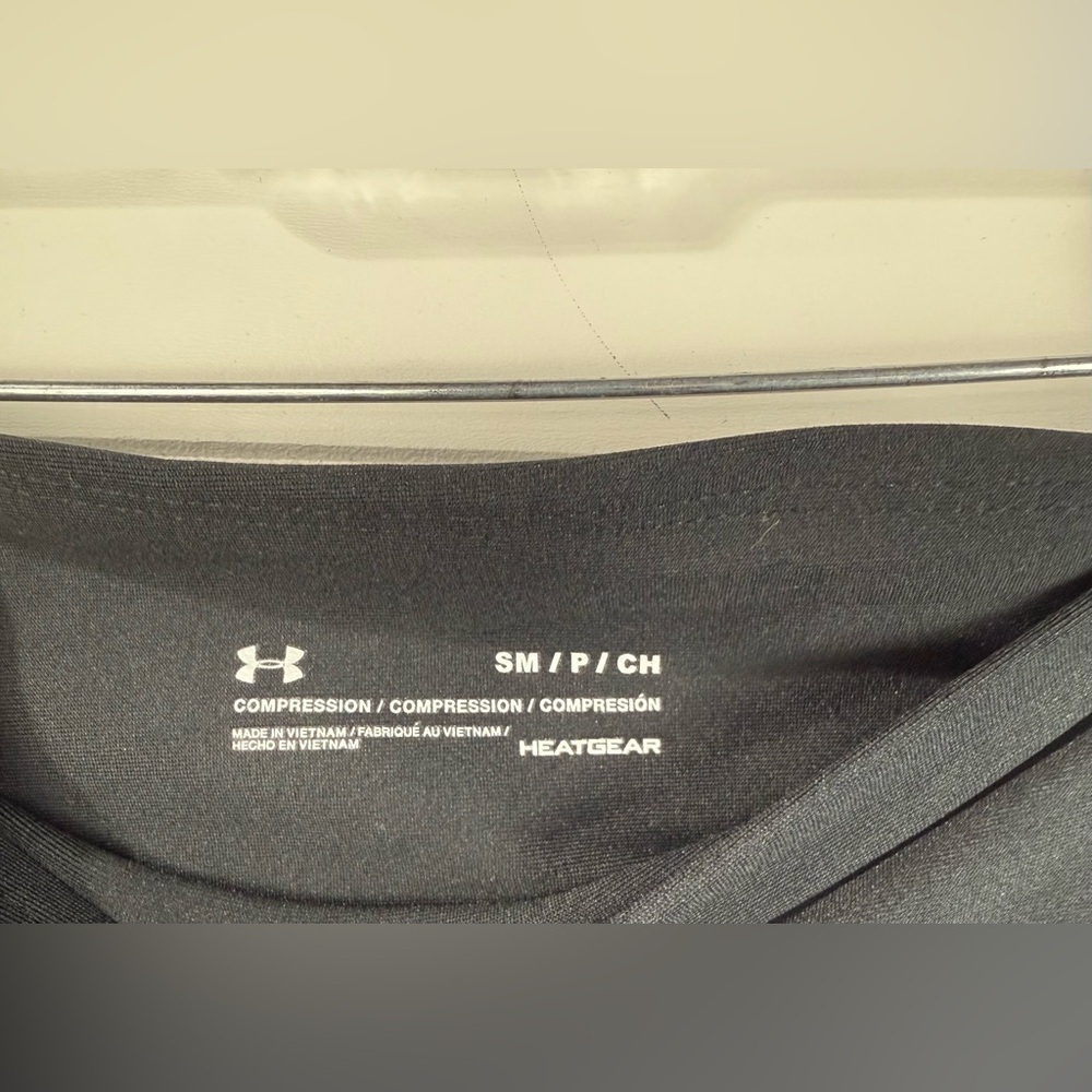 Under Armour women’s black & white Heat Gear compression leggings. Size M - Picture 5 of 5